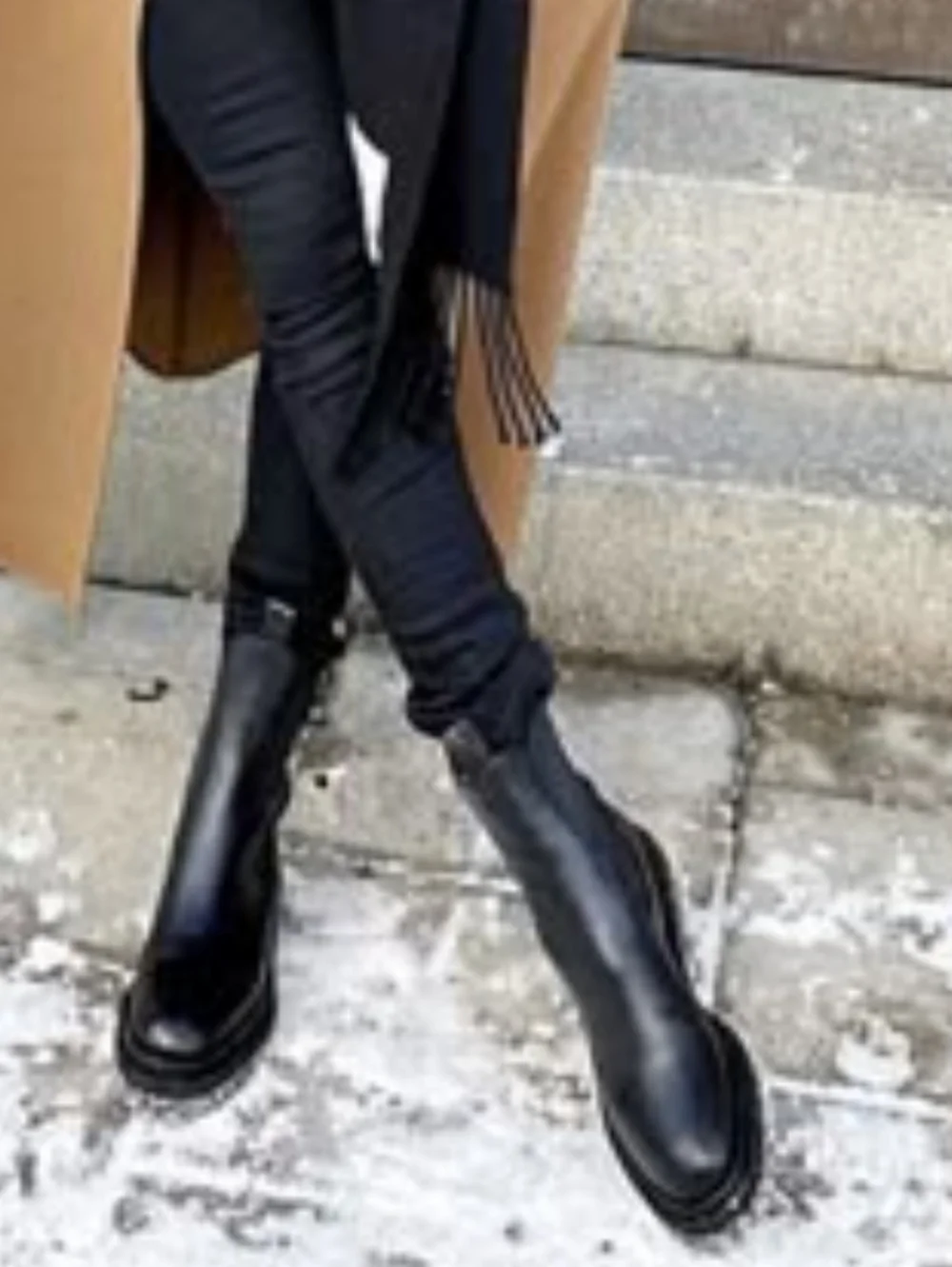 Reformation Alexa Chelsea Boots Black Leather Neoprene‎ Cuff Size 6